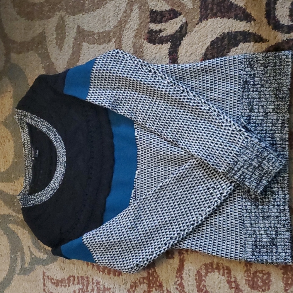 Beautiful sweater by I 💗 Ronson size M